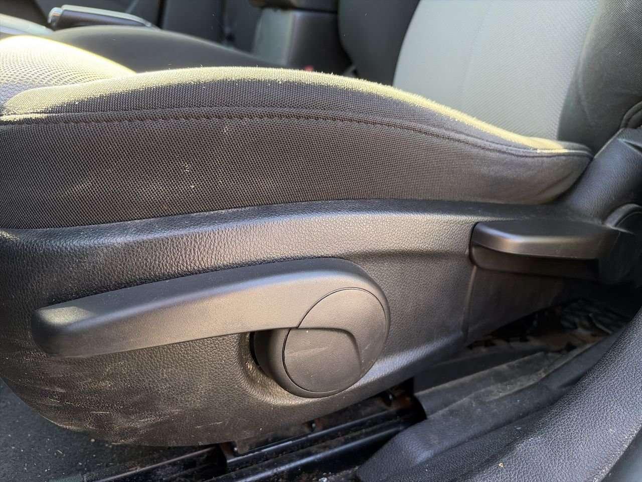 2011 Chevrolet Cruze LS Sedan POWER LOCKS   LOW KMS   NO A/C UNIT   BASE MODEL Photo
