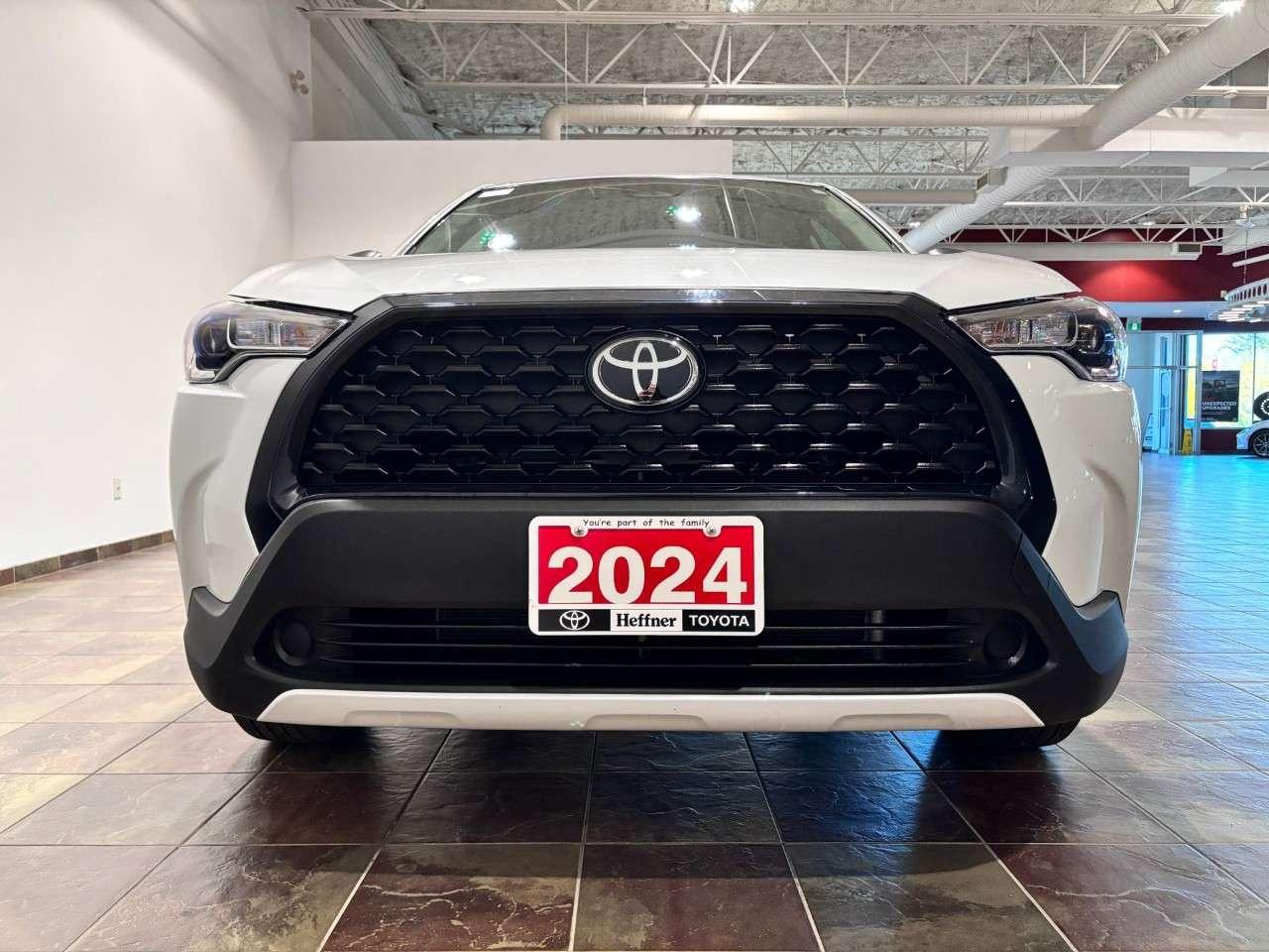 2024 Toyota Corolla Cross L FWD Photo
