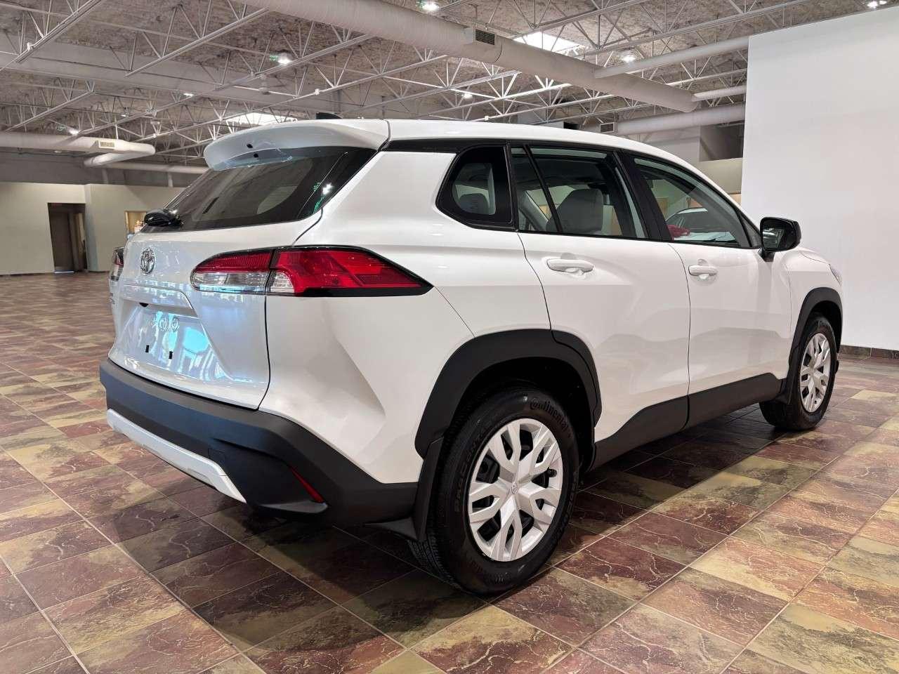 2024 Toyota Corolla Cross L FWD Photo