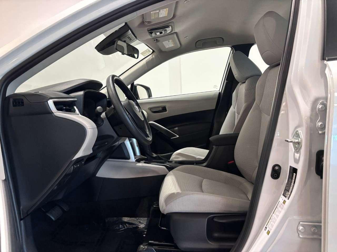 2024 Toyota Corolla Cross L FWD Photo