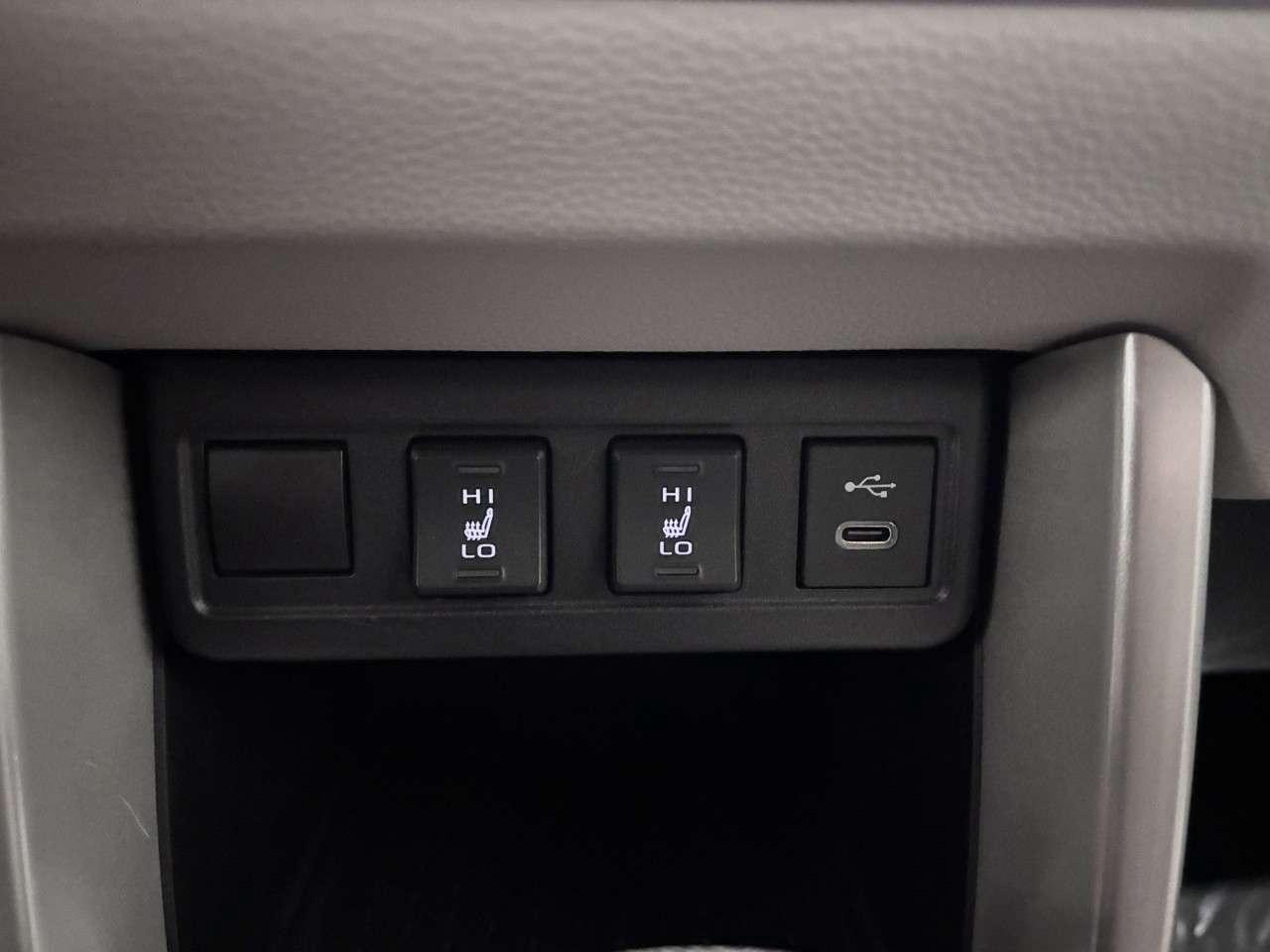 2024 Toyota Corolla Cross L FWD Photo