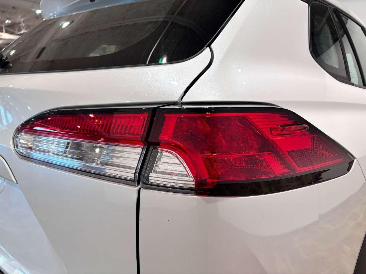2024 Toyota Corolla Cross L FWD Photo