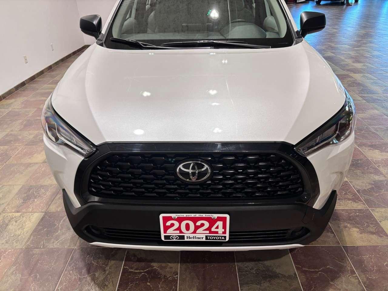 2024 Toyota Corolla Cross L FWD Photo