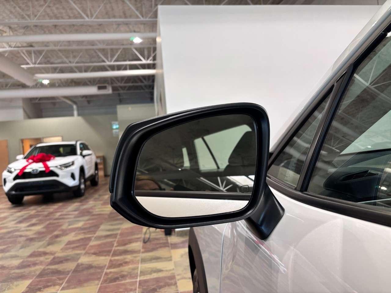 2024 Toyota Corolla Cross L FWD Photo