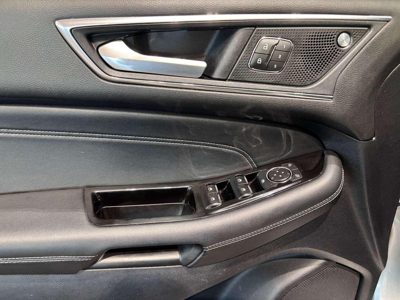 2020 Ford Edge Titanium AWD Photo