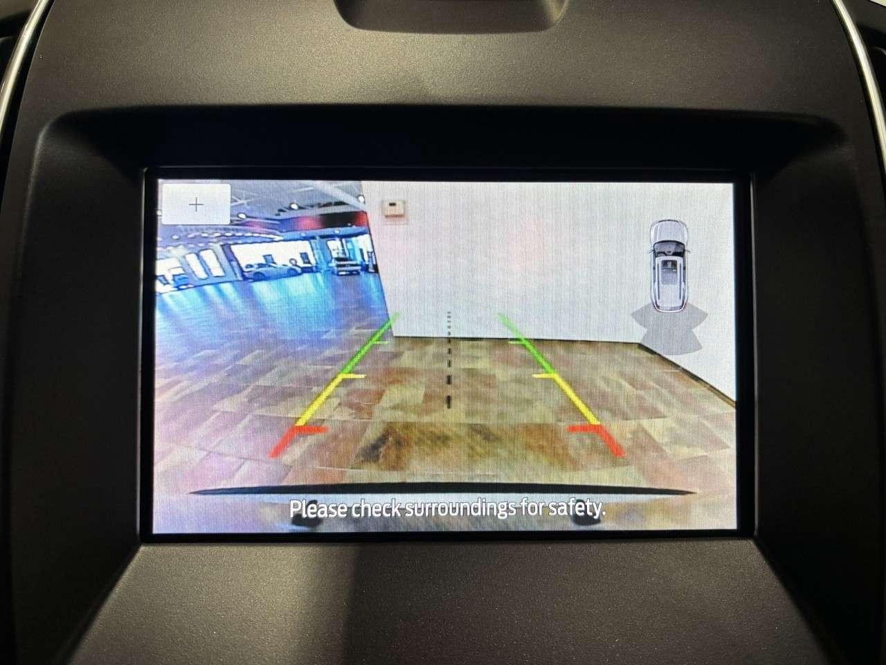 2020 Ford Edge Titanium AWD Photo