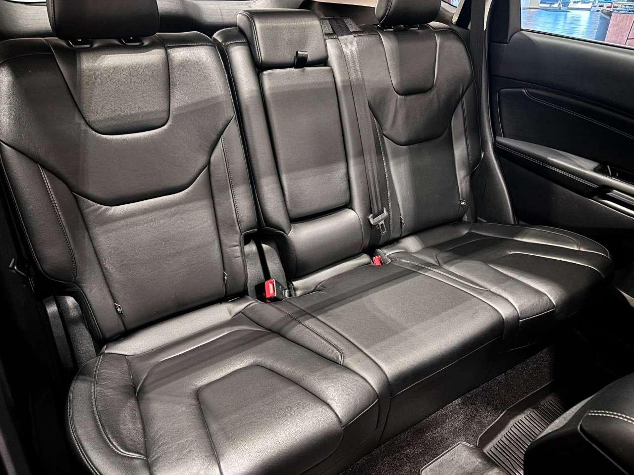 2020 Ford Edge Titanium AWD Photo