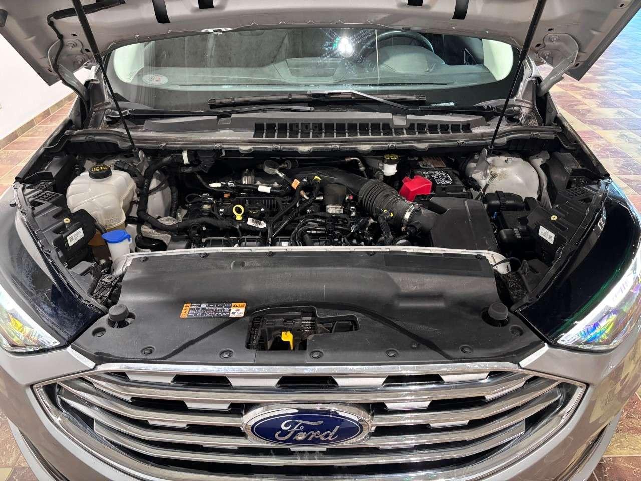 2020 Ford Edge Titanium AWD Photo