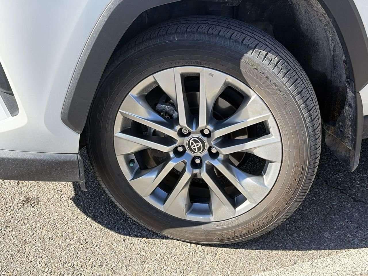 2025 Toyota RAV4 XLE AWD Premium Pkg FINANCED PRICE ADVERTISED   SOFTEX LEATHER   WIRELESS CARPLAY/ANDROID AUTO   HEAT STEER   SUNROOF Photo