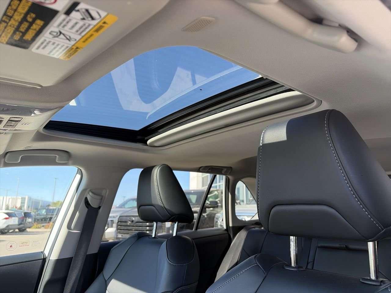 2025 Toyota RAV4 XLE AWD Premium Pkg FINANCED PRICE ADVERTISED   SOFTEX LEATHER   WIRELESS CARPLAY/ANDROID AUTO   HEAT STEER   SUNROOF Photo