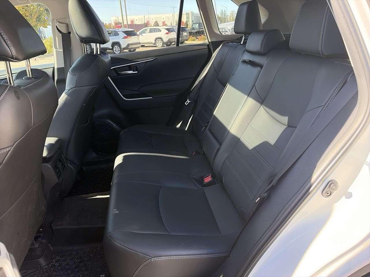 2025 Toyota RAV4 XLE AWD Premium Pkg FINANCED PRICE ADVERTISED   SOFTEX LEATHER   WIRELESS CARPLAY/ANDROID AUTO   HEAT STEER   SUNROOF Photo