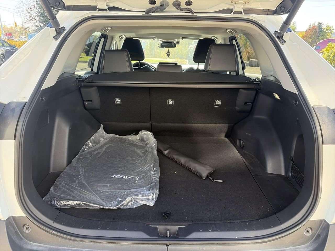 2025 Toyota RAV4 XLE AWD Premium Pkg FINANCED PRICE ADVERTISED   SOFTEX LEATHER   WIRELESS CARPLAY/ANDROID AUTO   HEAT STEER   SUNROOF Photo