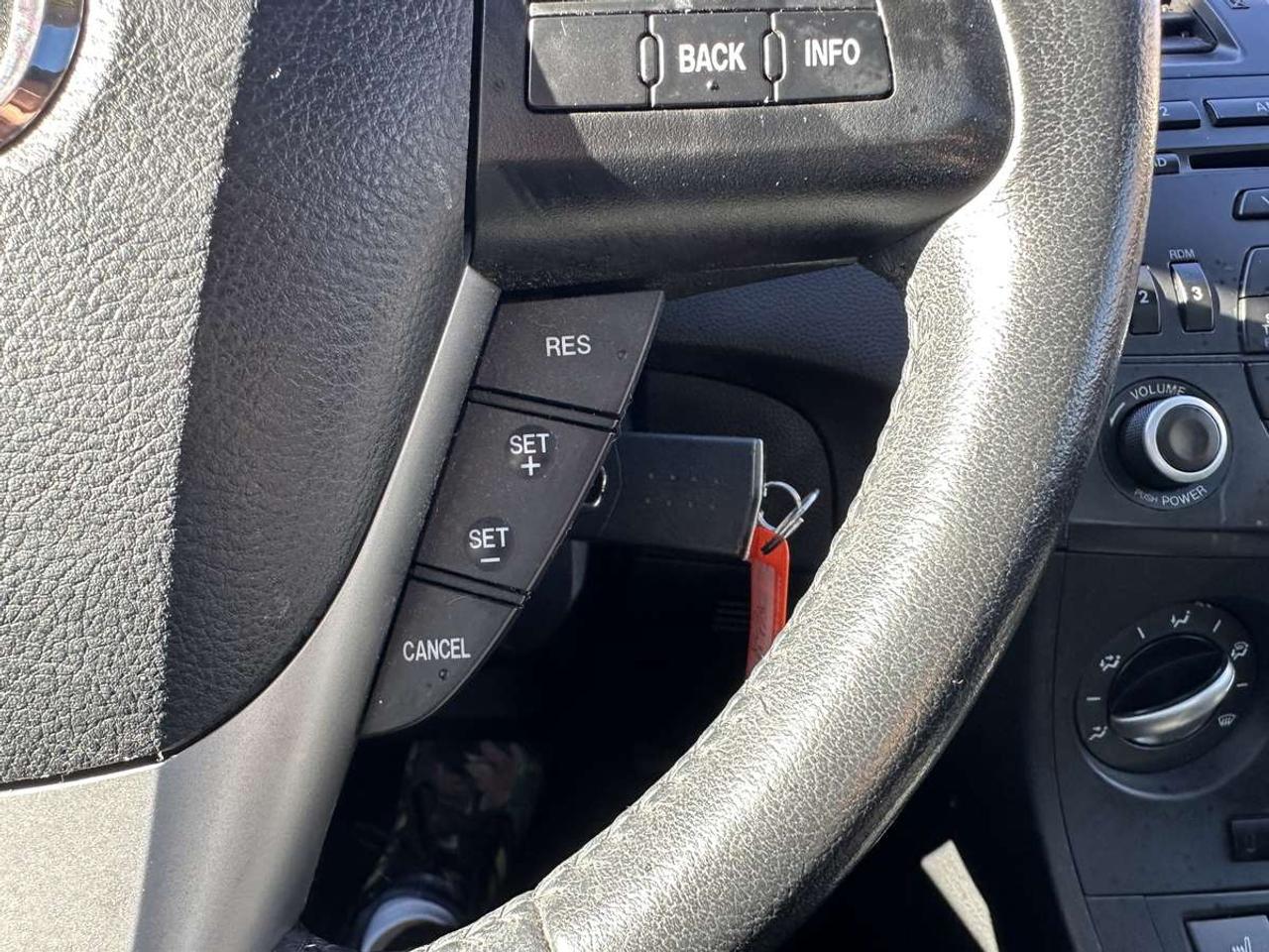 2013 Mazda 3 GS-L Photo