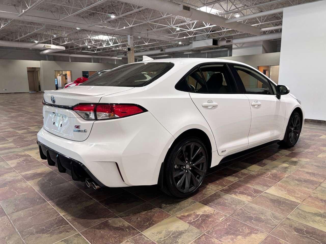 2024 Toyota Corolla Hybrid SE CVT AWD Photo