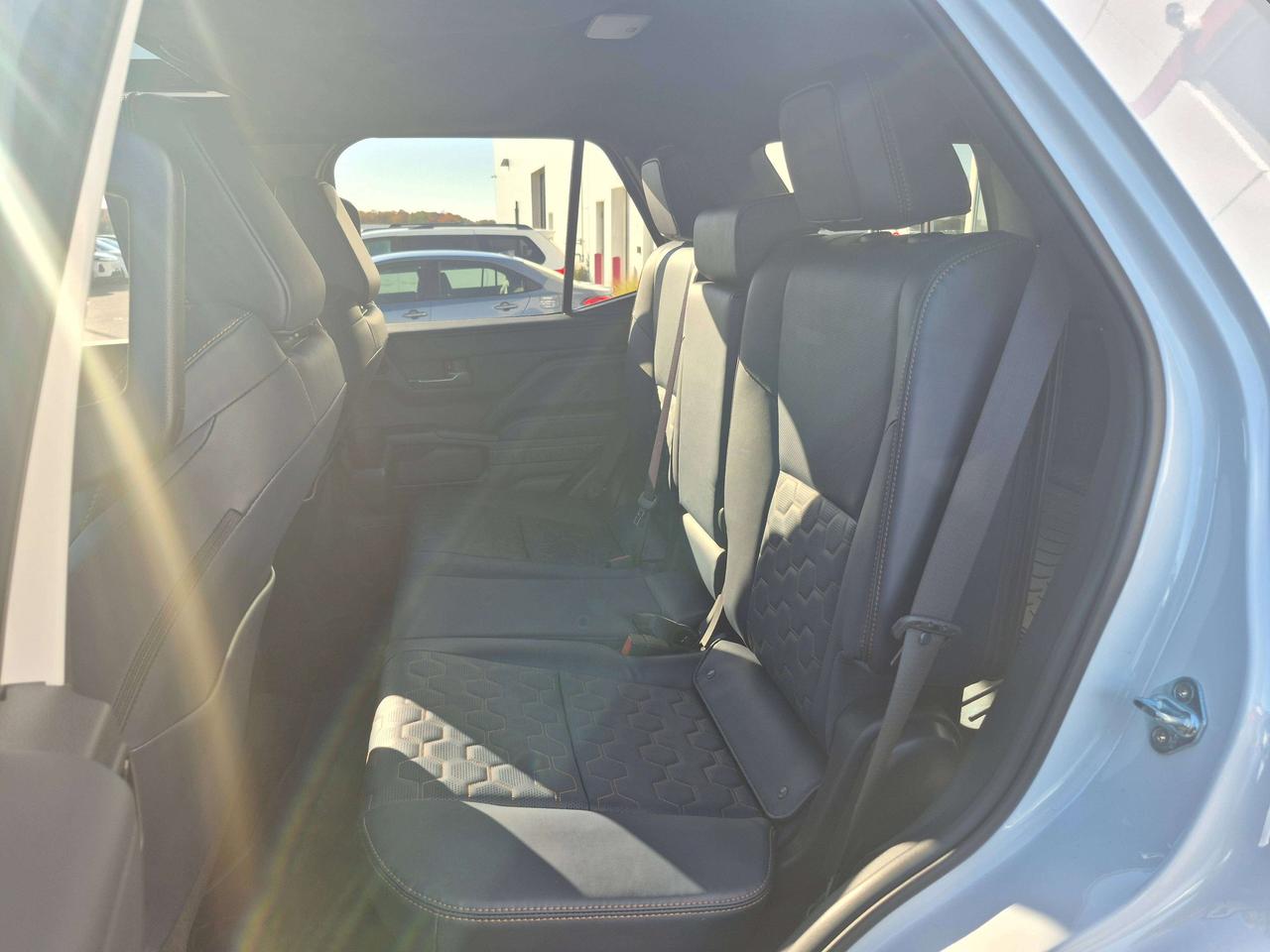 2026 Toyota 4Runner Hybrid Platinum Photo4