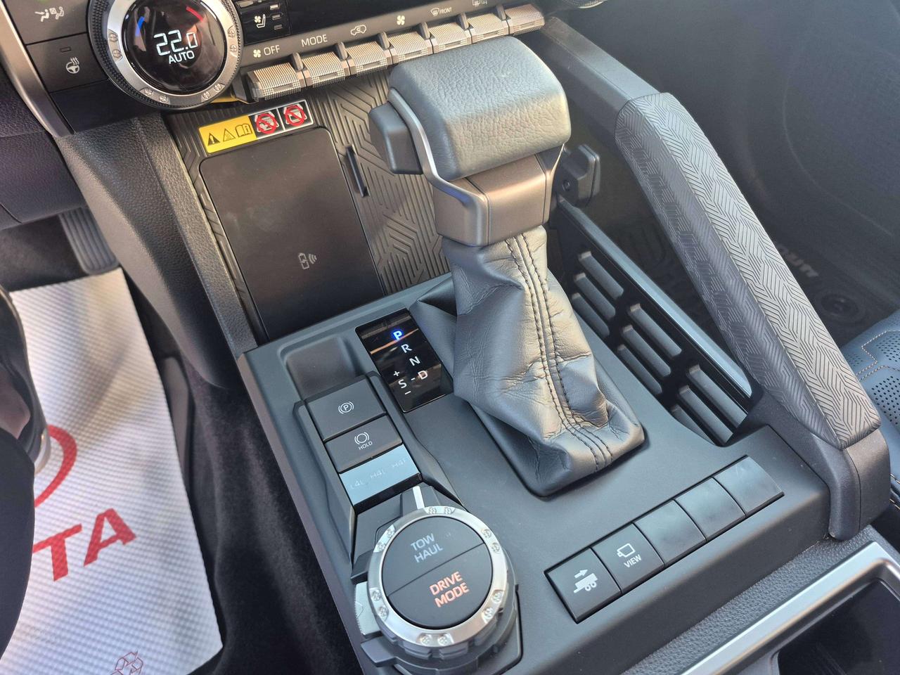 2026 Toyota 4Runner Hybrid Platinum Photo