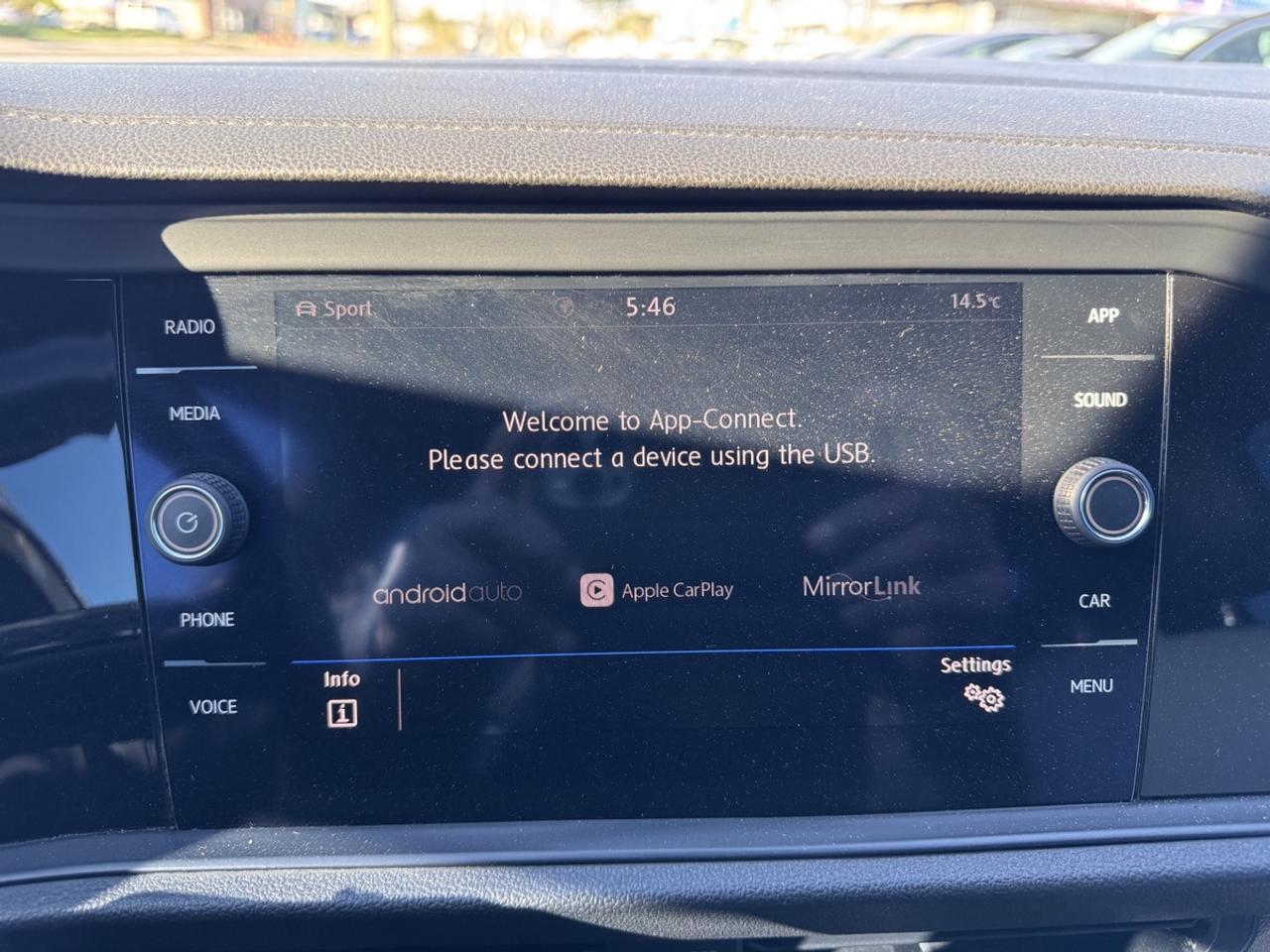 2020 Volkswagen Jetta HI-LINE R-LINE Photo