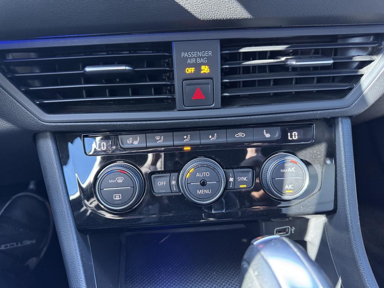 2020 Volkswagen Jetta HI-LINE R-LINE Photo
