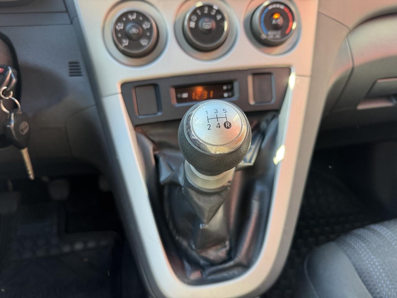 2013 Toyota Matrix  Photo