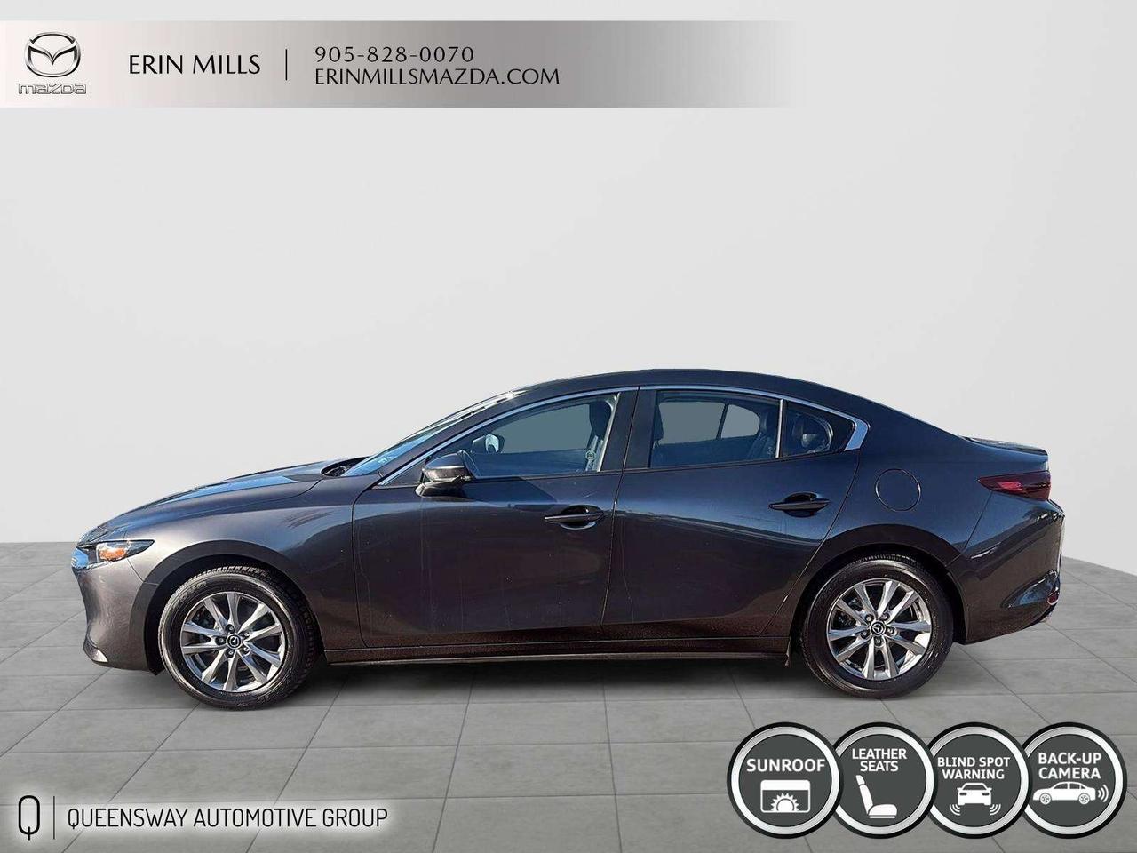 2024 Mazda 3 GS LOW KMS // ONE OWNER Photo2