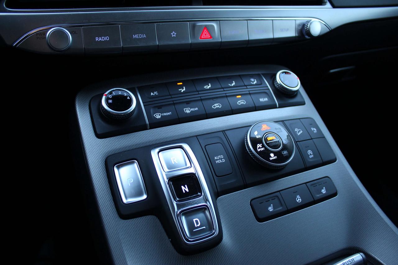 2021 Hyundai PALISADE Essential Photo