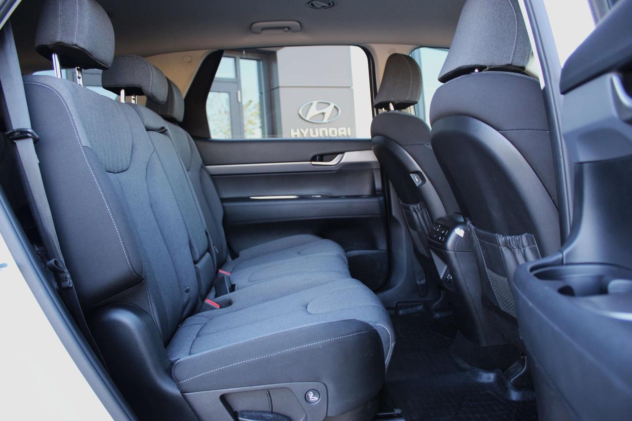 2021 Hyundai PALISADE Essential Photo