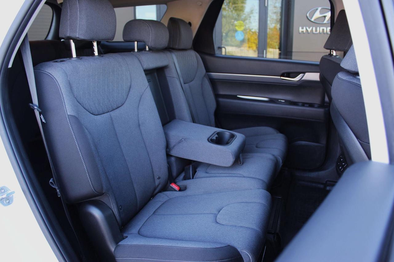 2021 Hyundai PALISADE Essential Photo