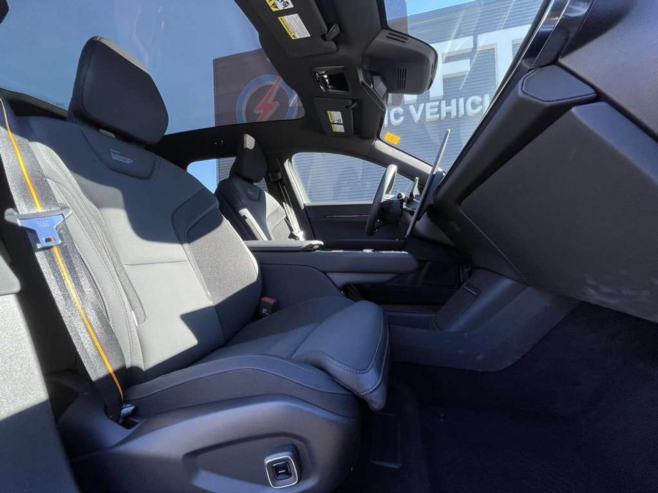 2025 Polestar 3 Long Range Dual Motor AWD   Clean! Low Mileage! Photo