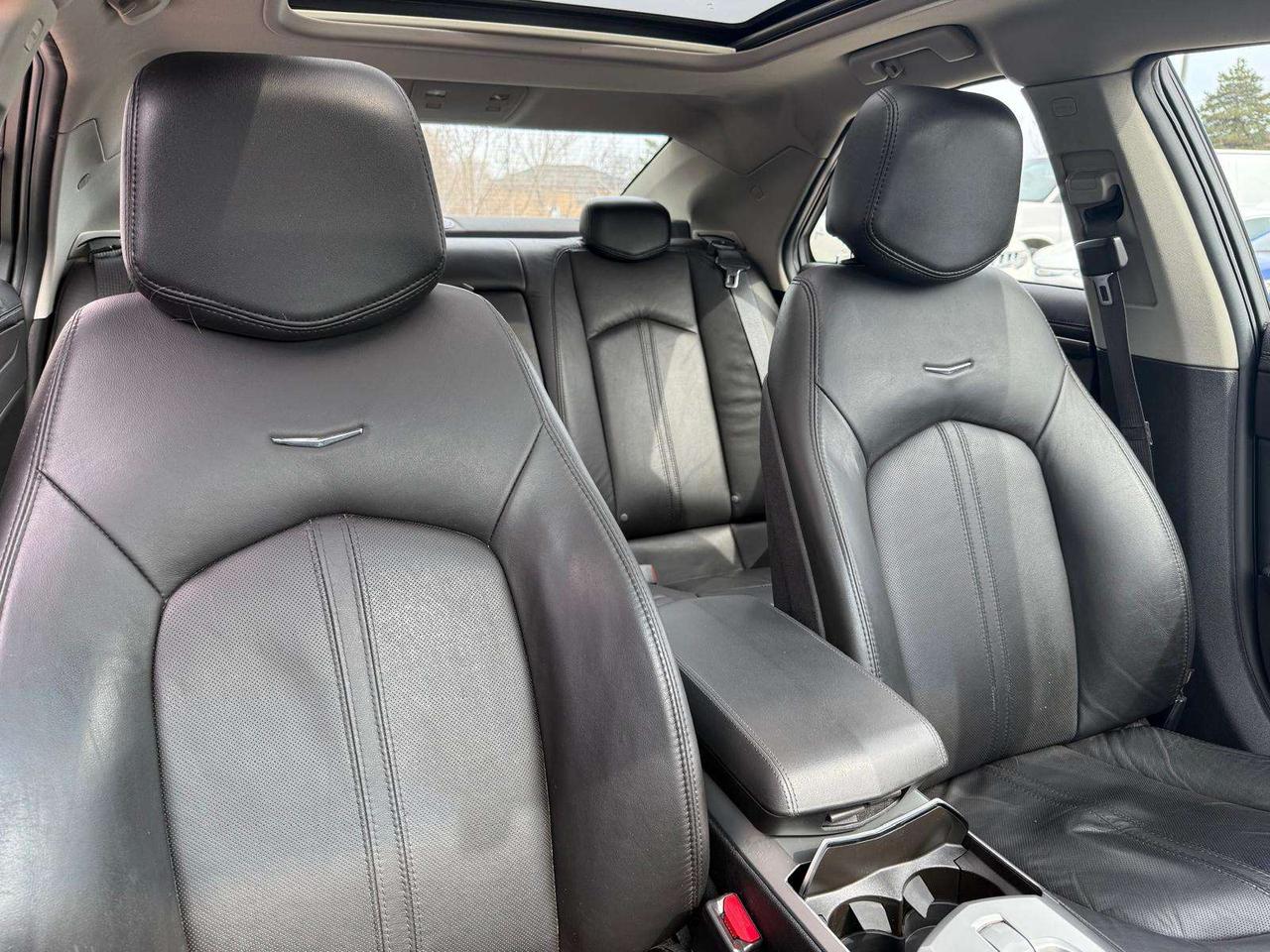 2011 Cadillac CTS Leather, 1 owner, low km, well maintained ! Photo