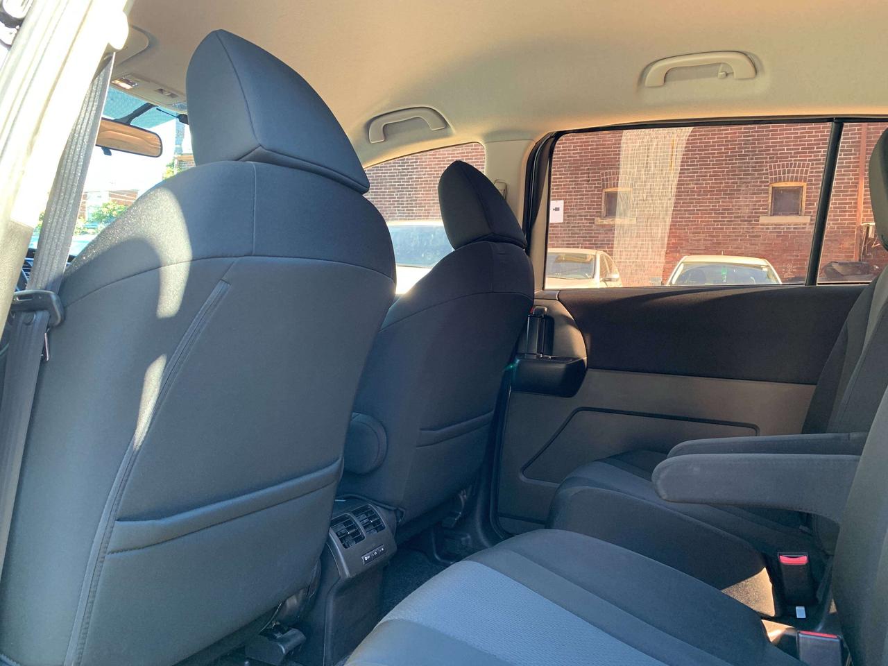 2014 Mazda 5 GS Photo