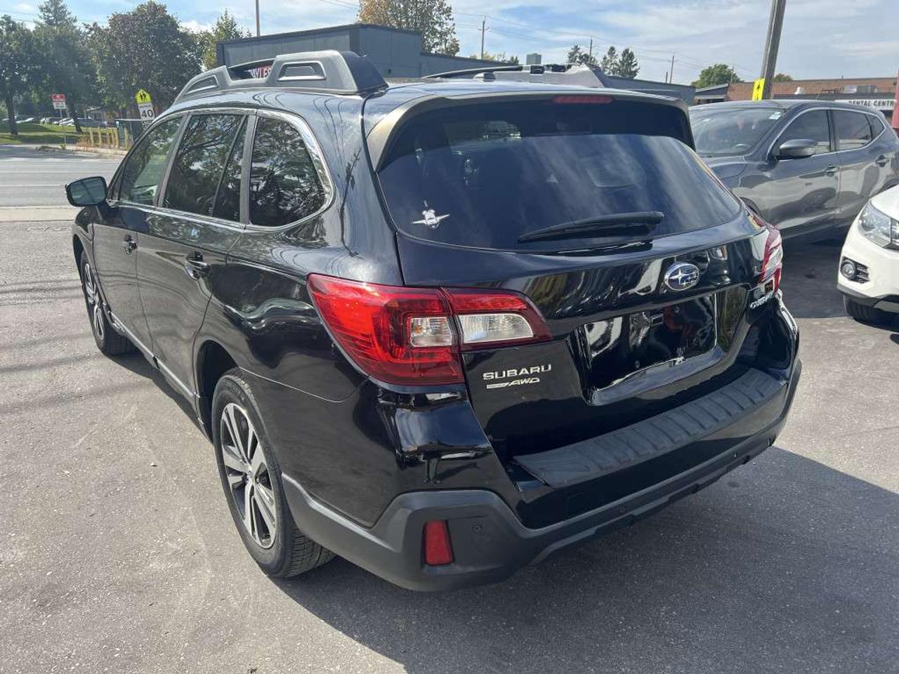 2019 Subaru Outback LIMITED Photo