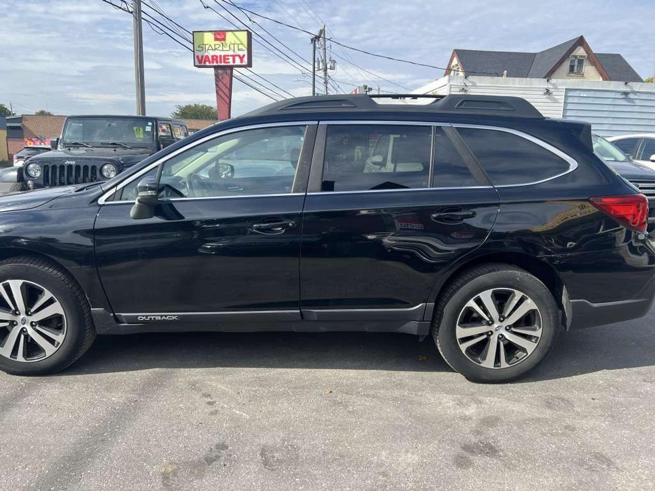 2019 Subaru Outback LIMITED Photo