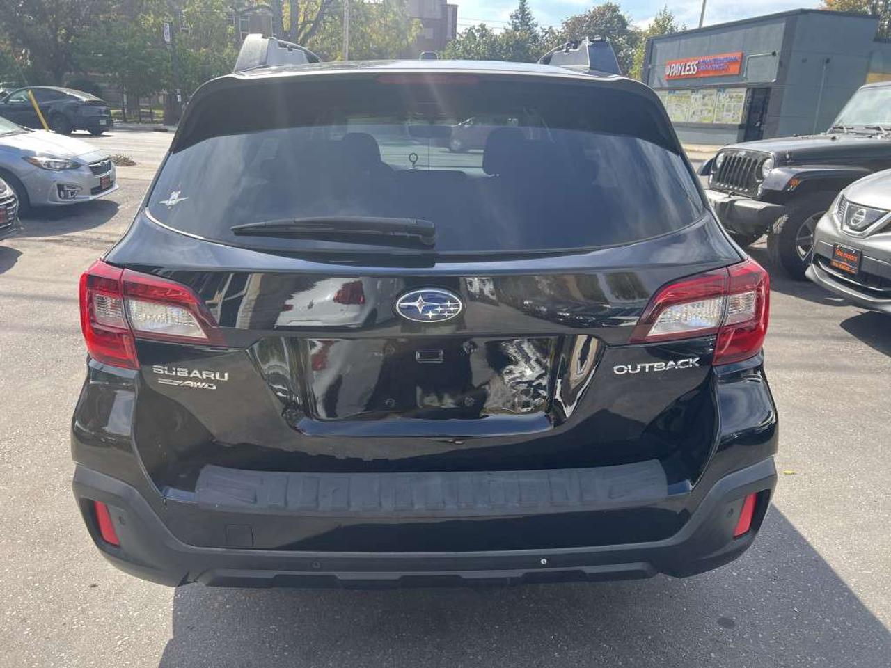 2019 Subaru Outback LIMITED Photo4