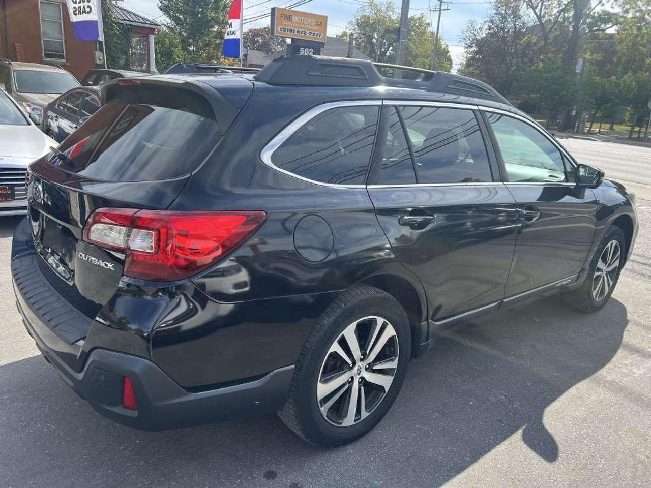 2019 Subaru Outback LIMITED Photo