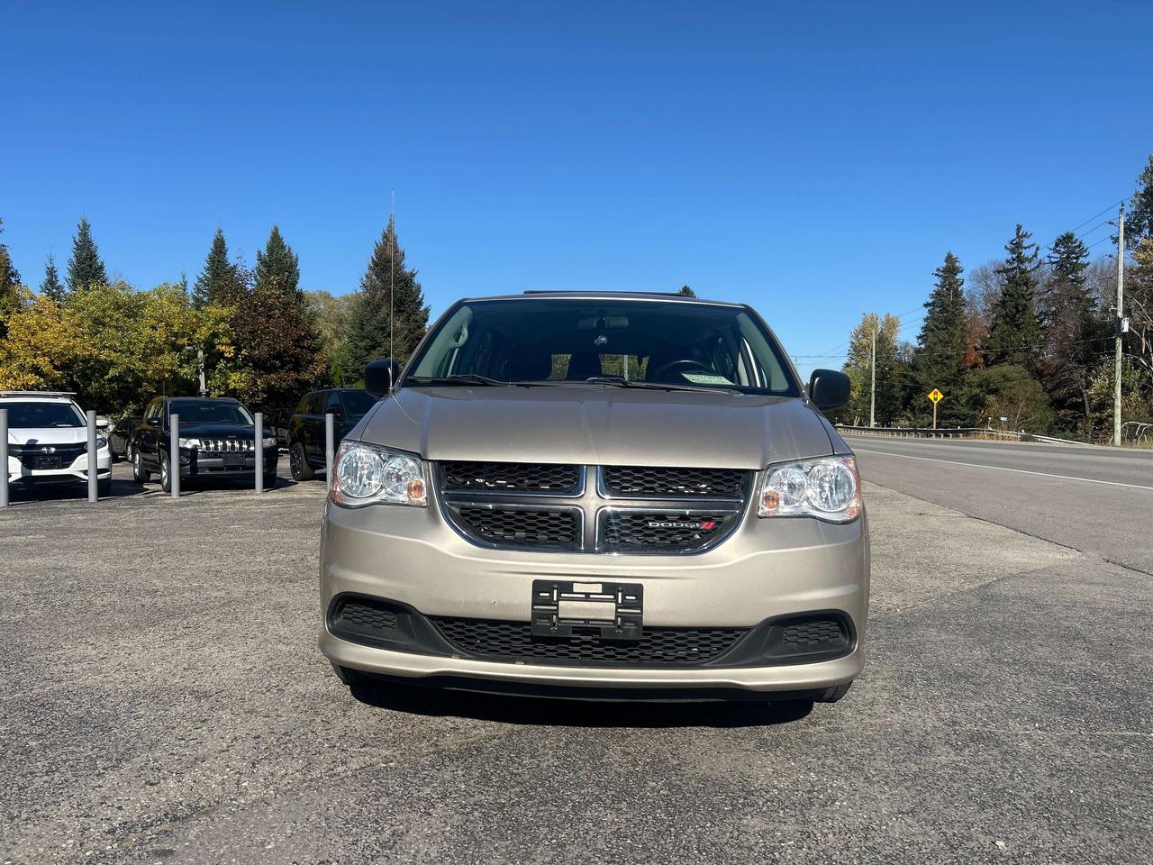 2016 Dodge Grand Caravan CANADA VALUE PACKAGE Photo1
