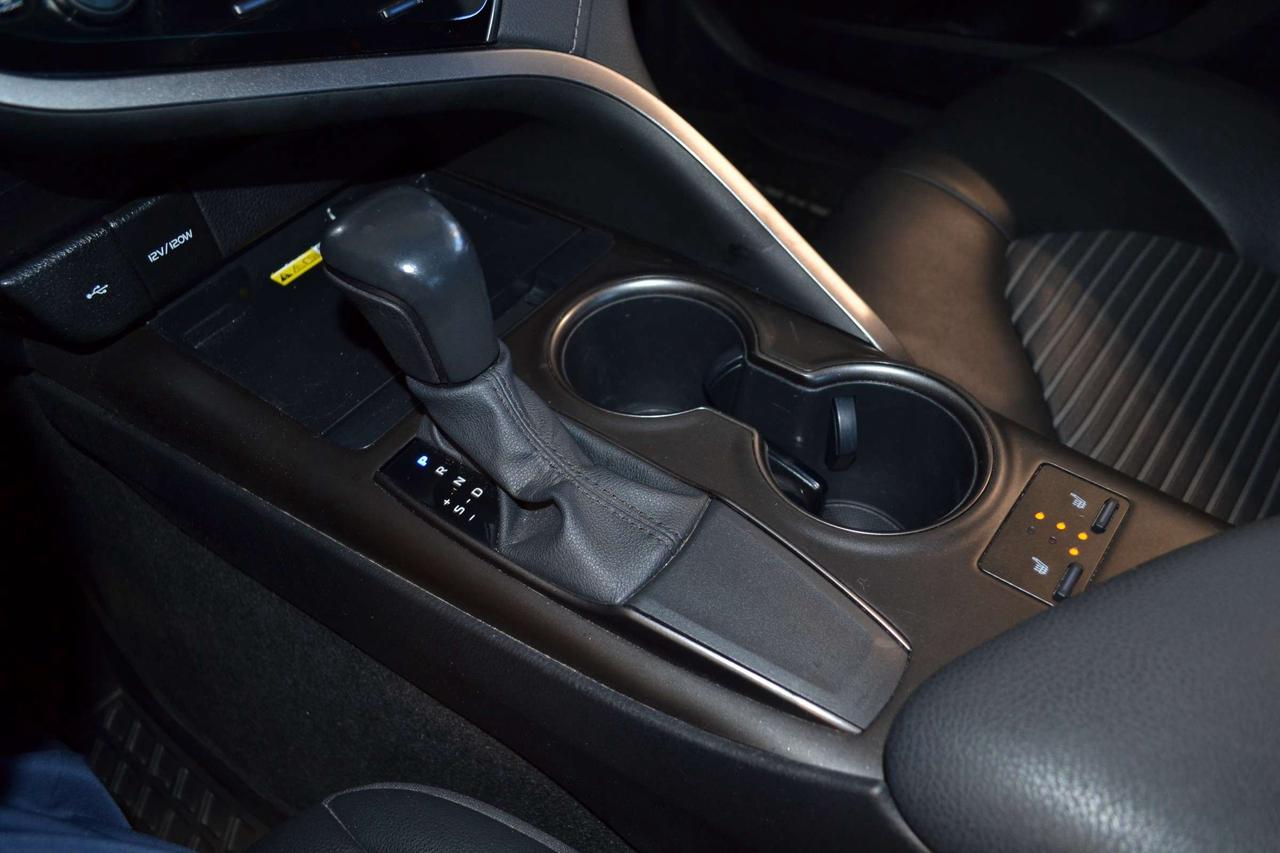 2023 Toyota Camry SE Photo