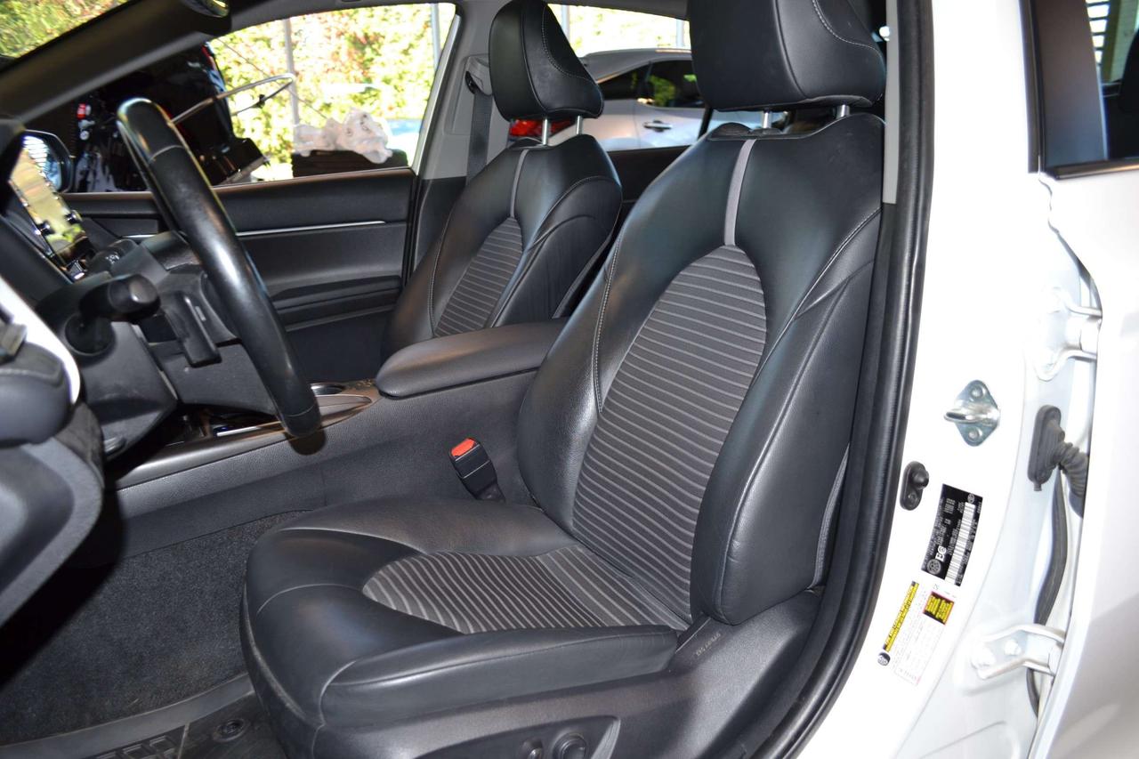 2023 Toyota Camry SE Photo