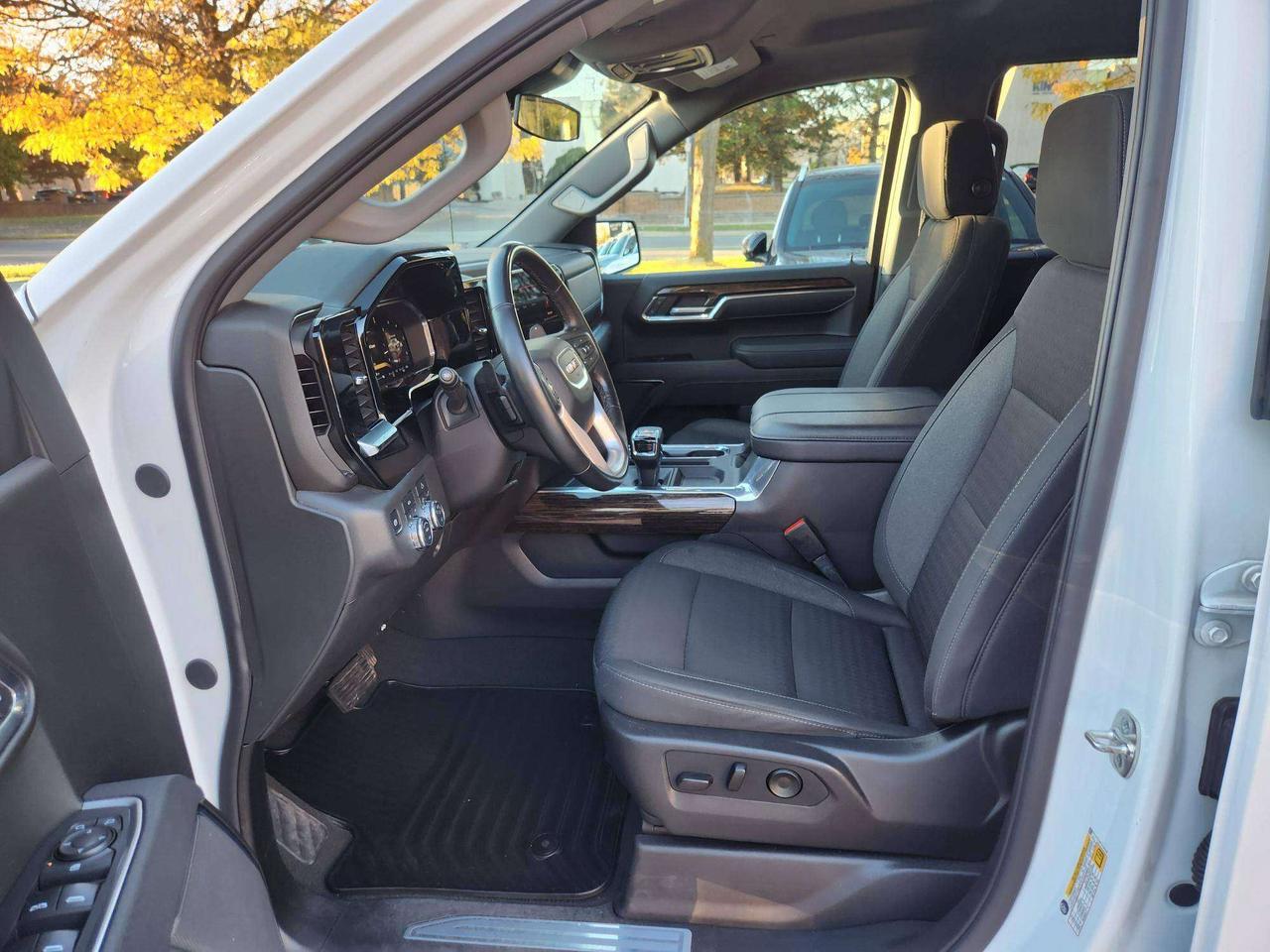 2026 GMC Sierra 1500 ELEVATION, 5.3LV8, CARPLAY, REMOTE STARTER Photo