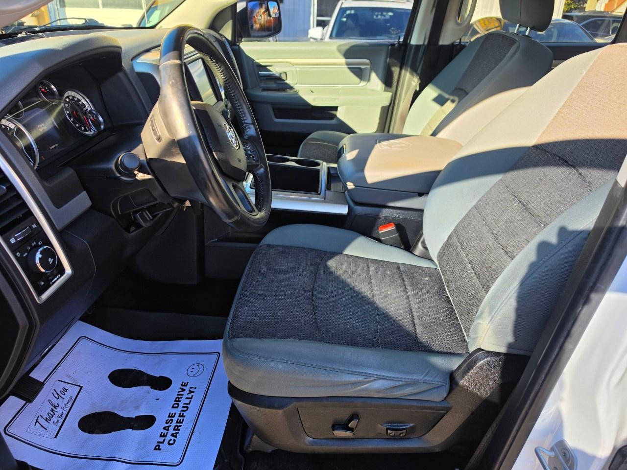 2014 RAM 1500 4WD Crew Cab 5.7 Ft Box Big Horn Photo