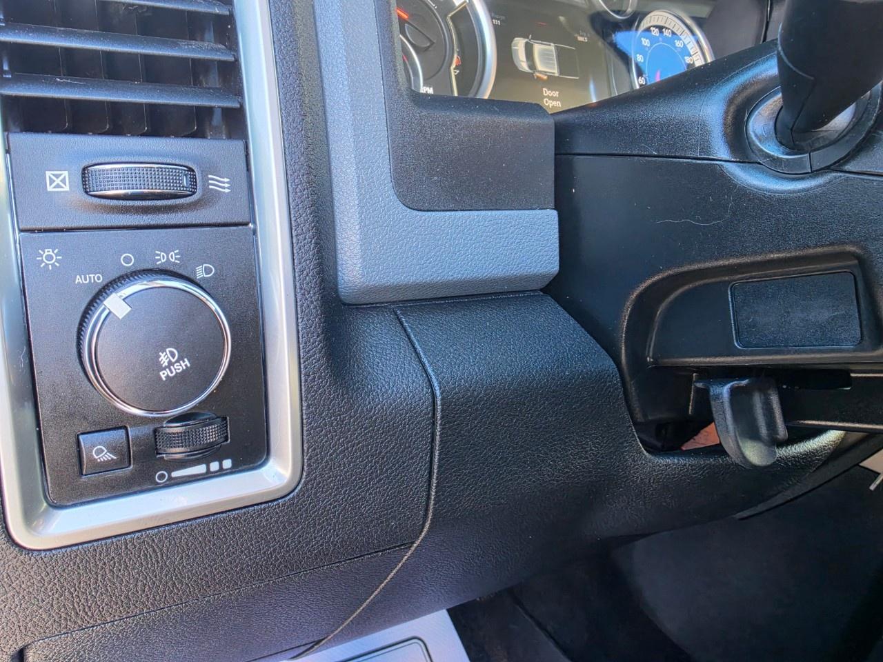 2014 RAM 1500 4WD Crew Cab 5.7 Ft Box Big Horn Photo