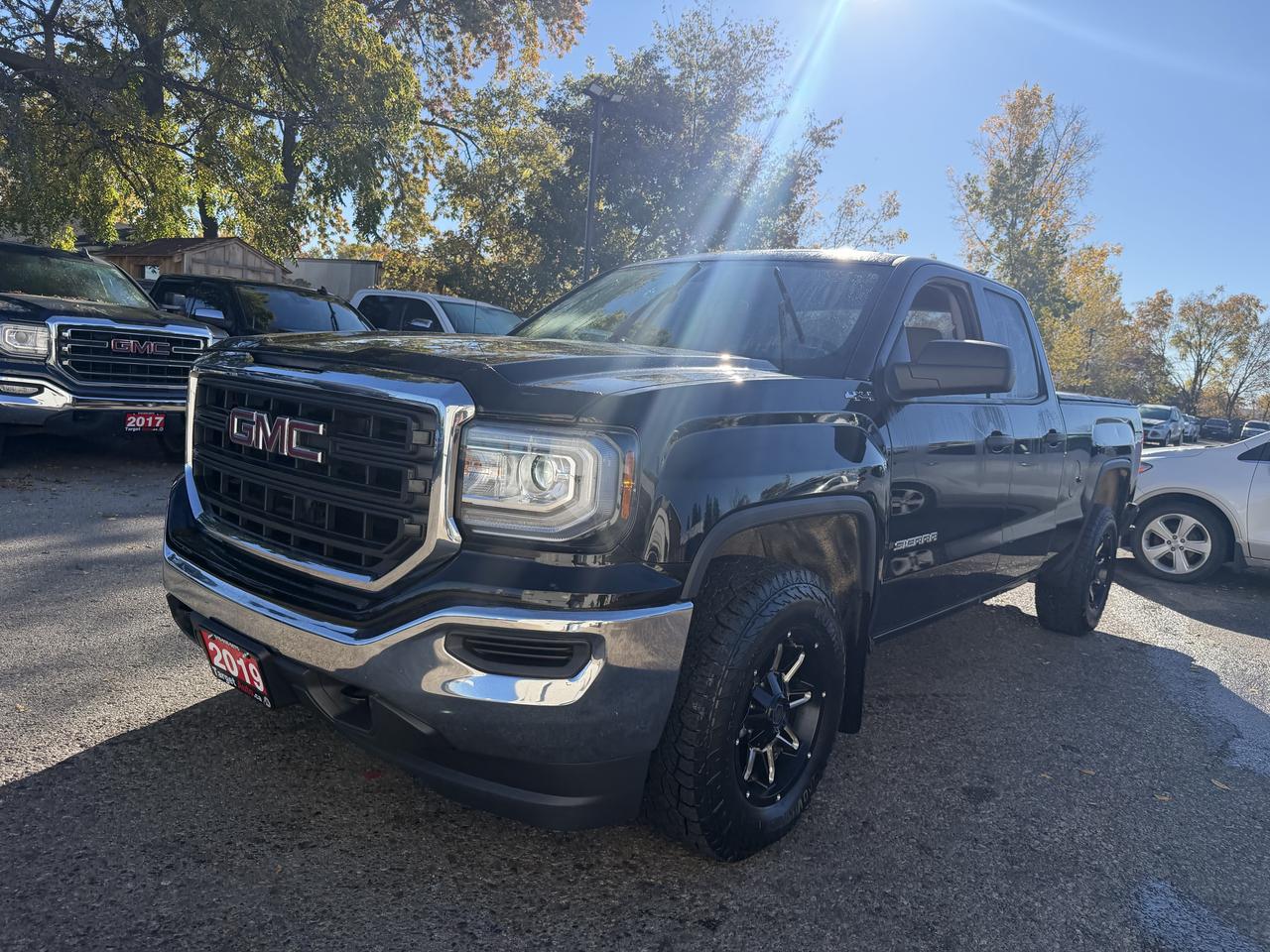 2019 GMC Sierra 1500  Photo2