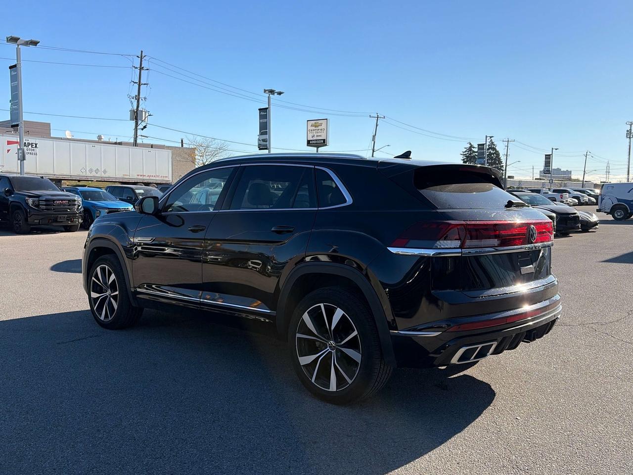 2024 Volkswagen Atlas Execline R-LINE Photo