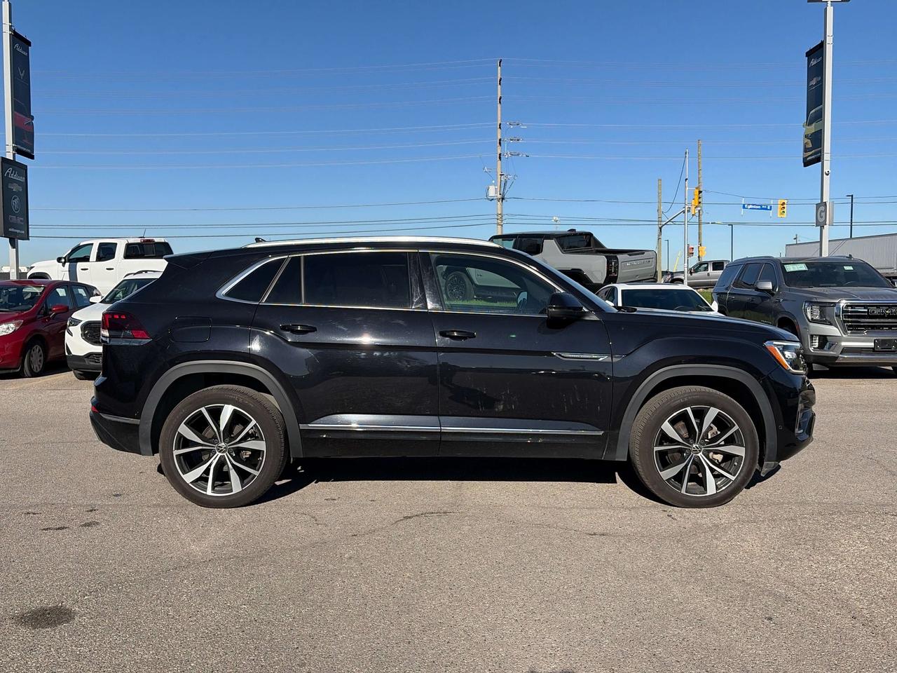 2024 Volkswagen Atlas Execline R-LINE Photo