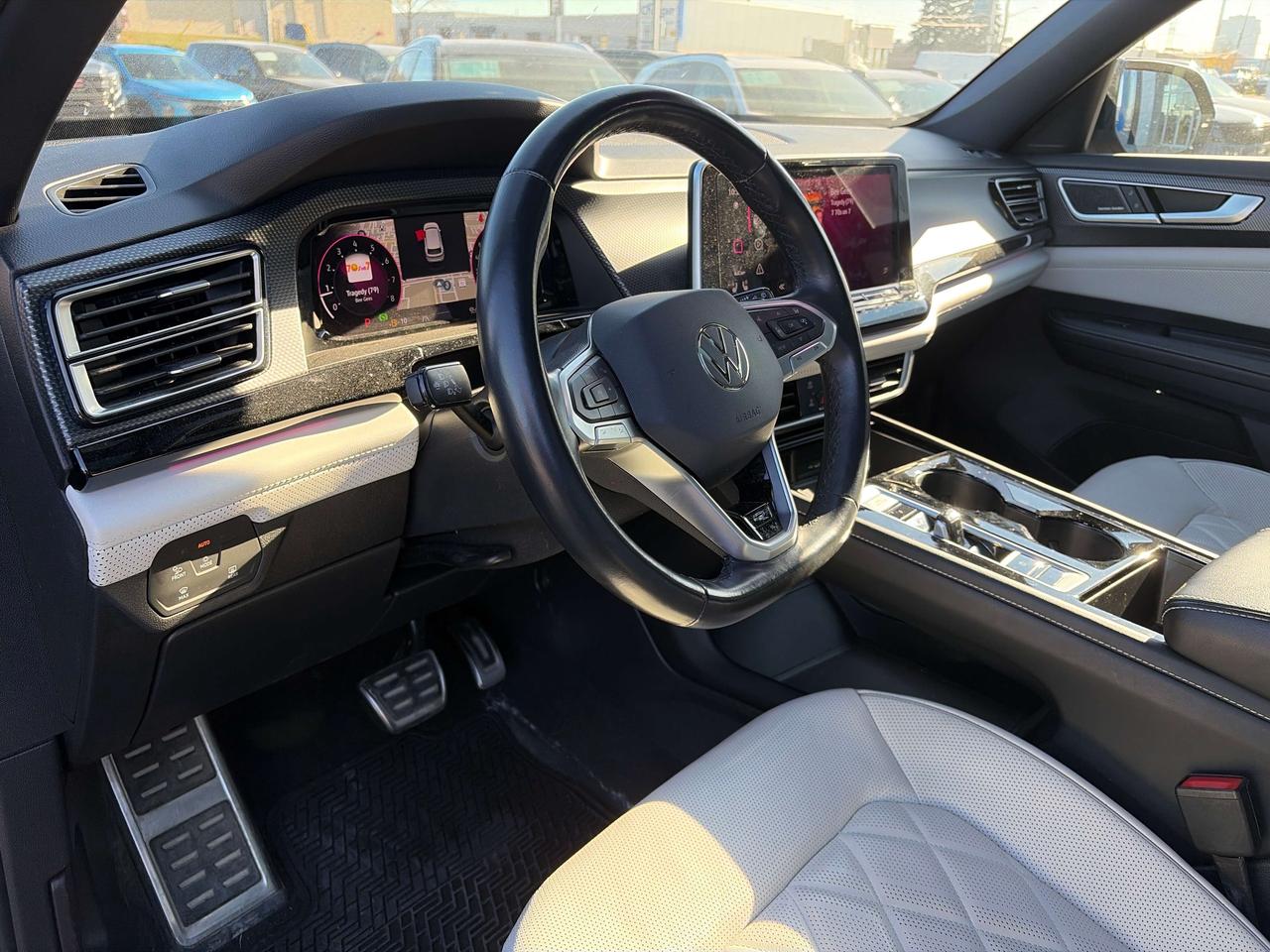 2024 Volkswagen Atlas Execline R-LINE Photo