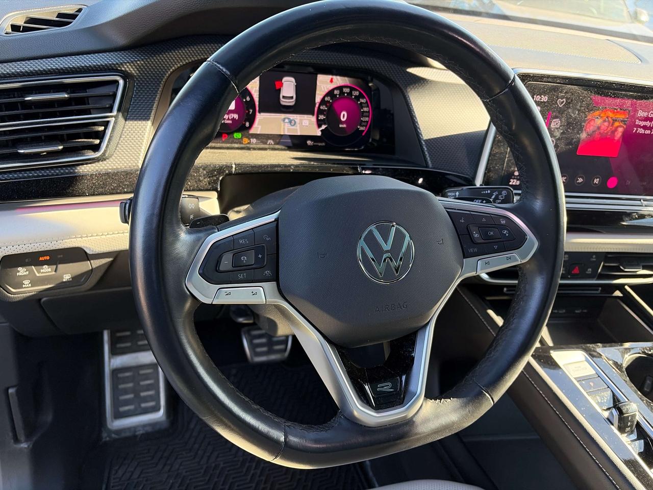 2024 Volkswagen Atlas Execline R-LINE Photo