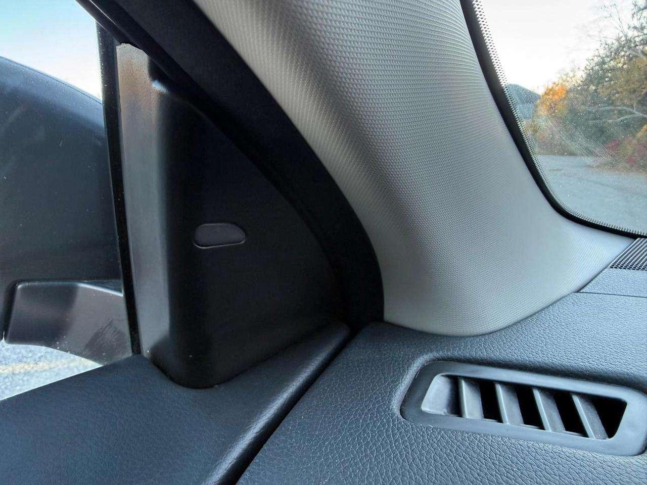 2020 Nissan Rogue SV Photo