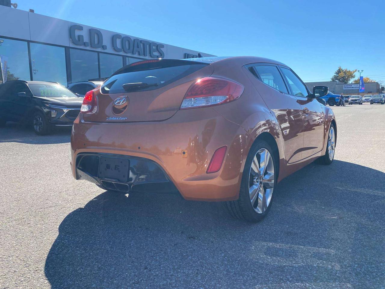 2016 Hyundai Veloster Tech ~Nav ~Cam ~Leather ~Moonroof ~Dimension Audio Photo
