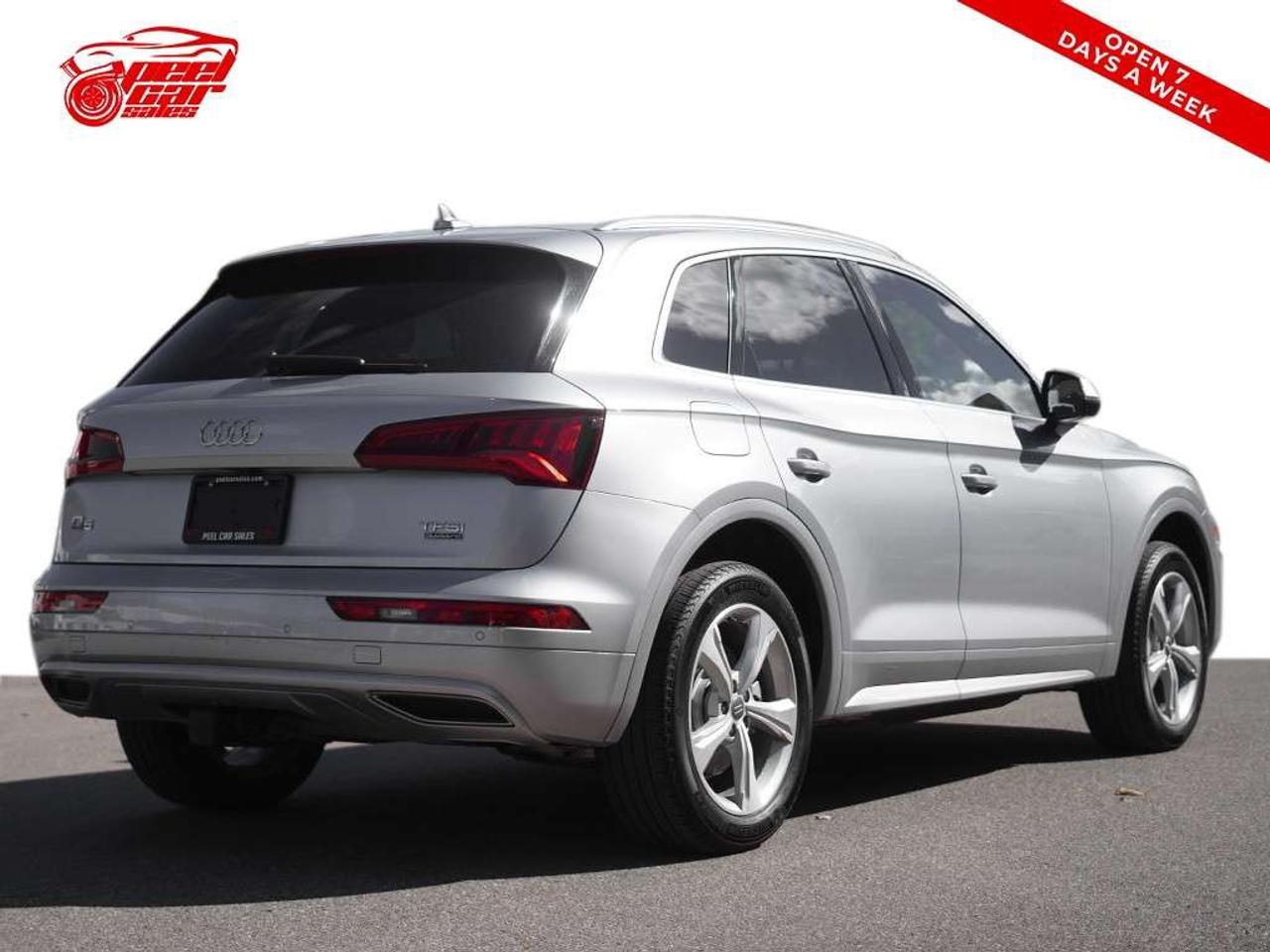 2018 Audi Q5 2.0T Progressiv Leather Seats Apple Carplay Panoramic Roof Photo