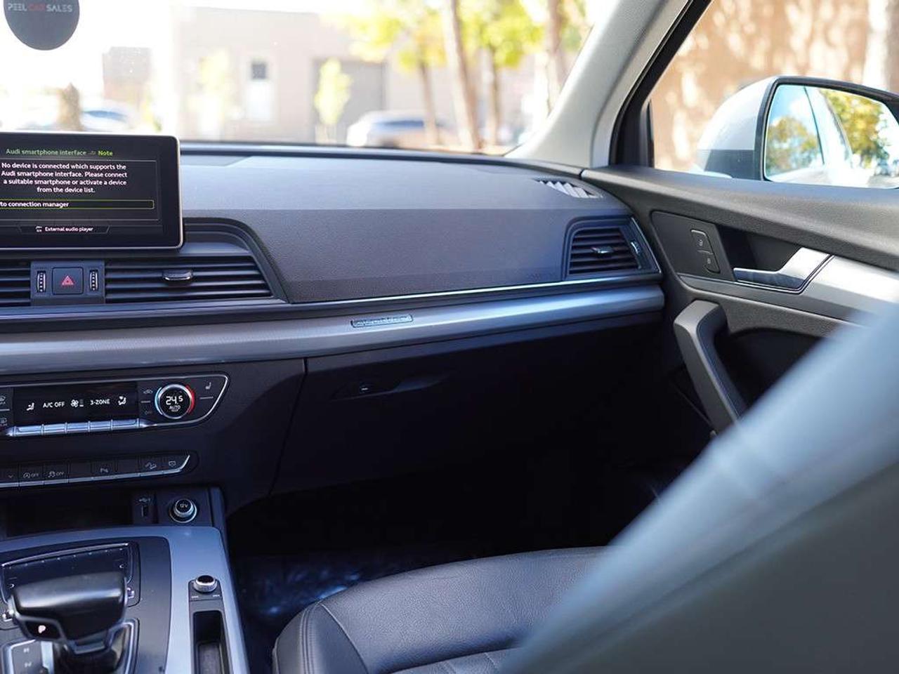 2018 Audi Q5 2.0T Progressiv Leather Seats Apple Carplay Panoramic Roof Photo