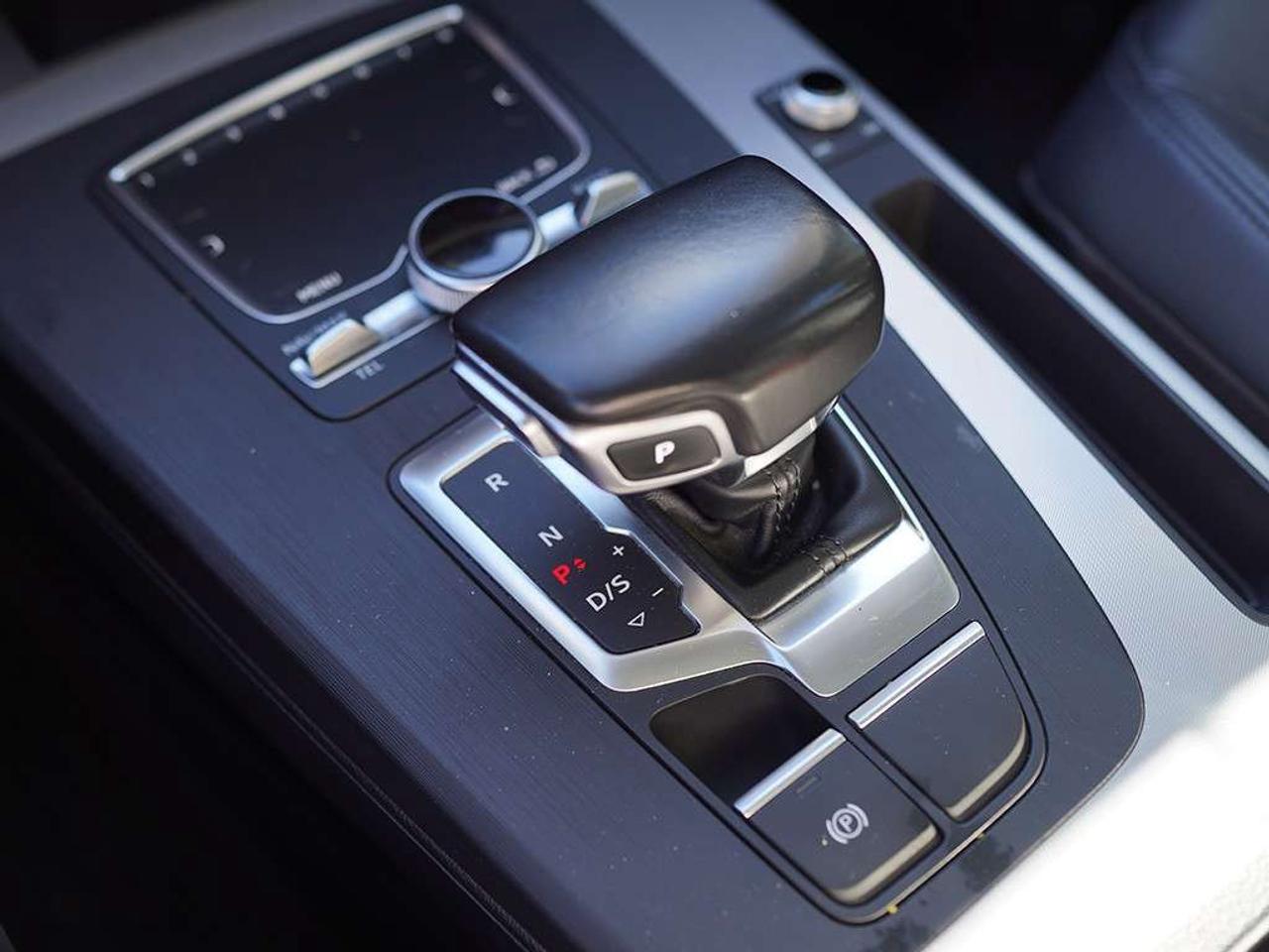 2018 Audi Q5 2.0T Progressiv Leather Seats Apple Carplay Panoramic Roof Photo